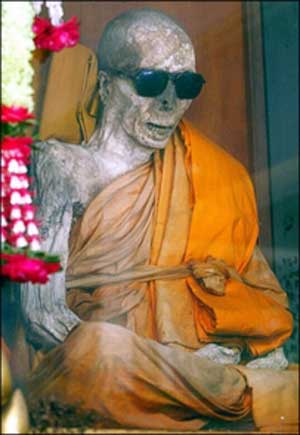 www.thai-dk.dk/uploads/The-mummified-body-of-Thai-.jpg