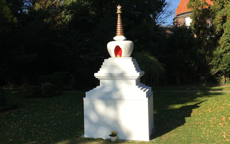 www.thai-dk.dk/uploads/stupa111.jpg